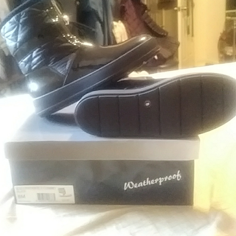 Boots - Picture 4 of 4